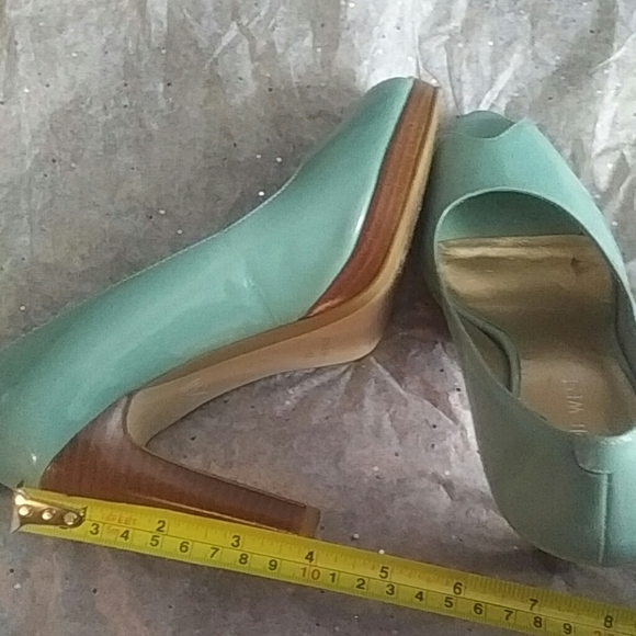 Nine West Heels open toe Beautiful TEAL 6M EUC - Picture 2 of 6